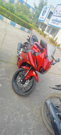 Yamaha R15 V4