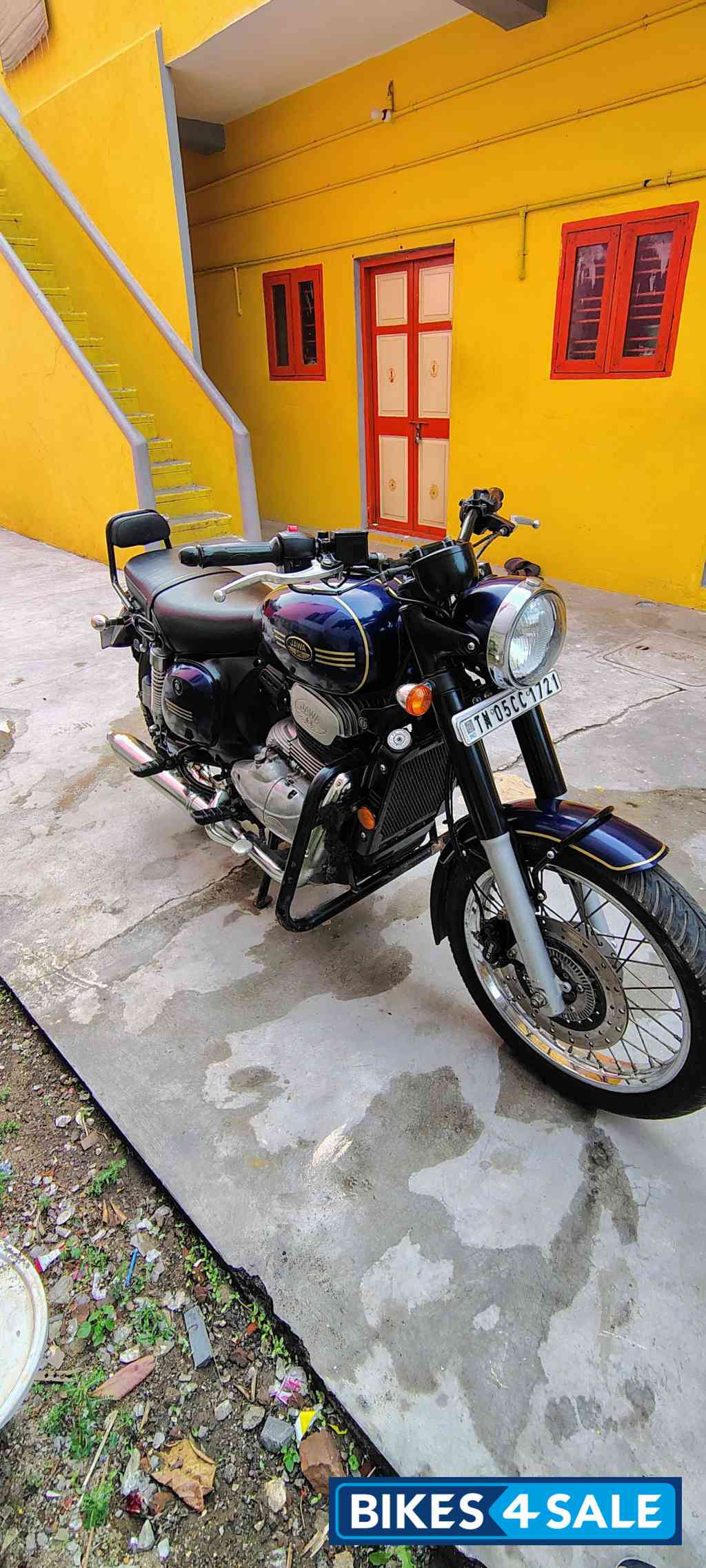 Ideal Jawa Yezdi Classic