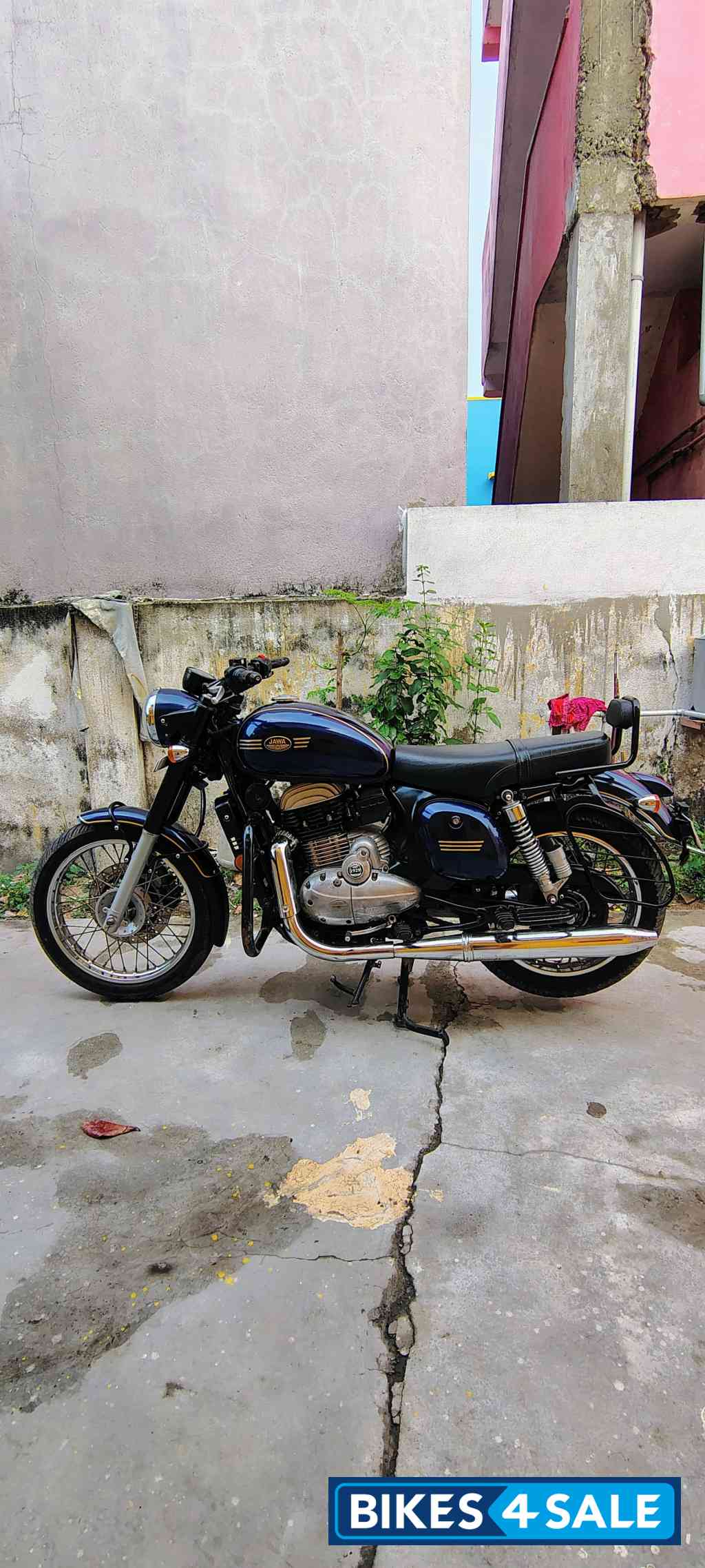 Ideal Jawa Yezdi Classic