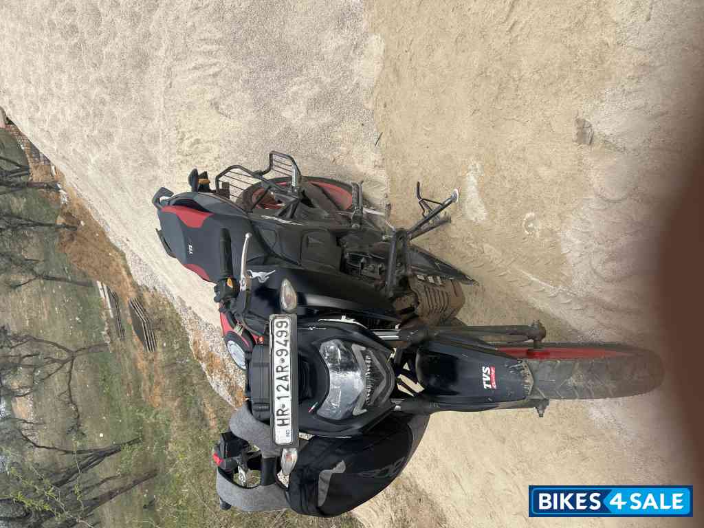 Red Black TVS Apache RTR 160 4V
