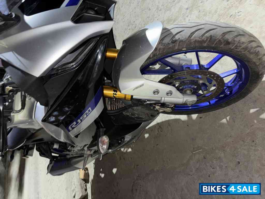 Yamaha R15M