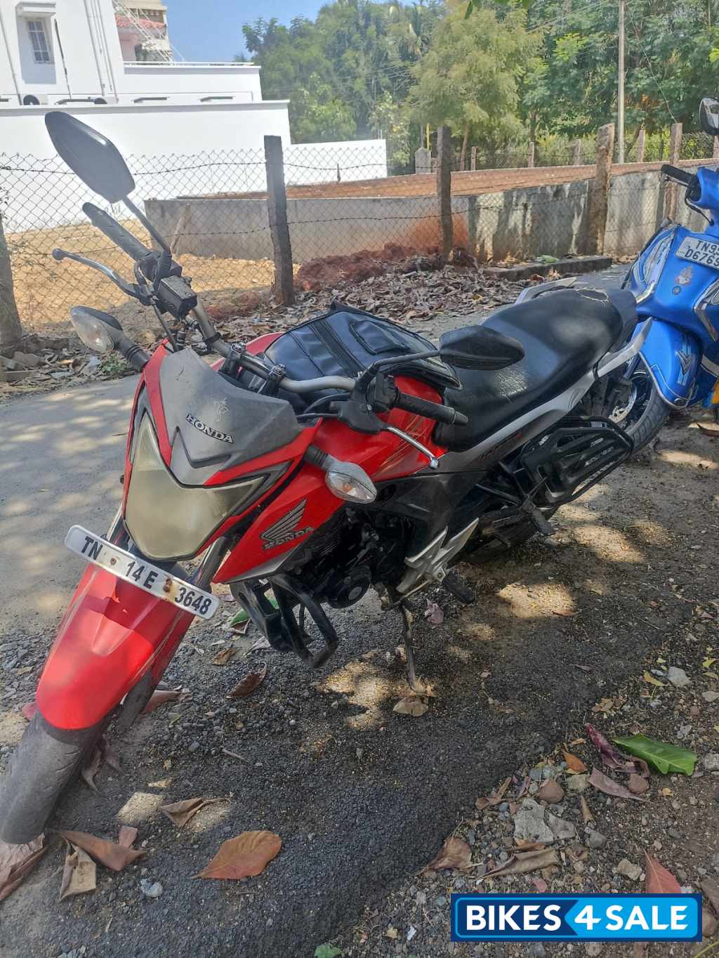 Red Honda CB Hornet 160R