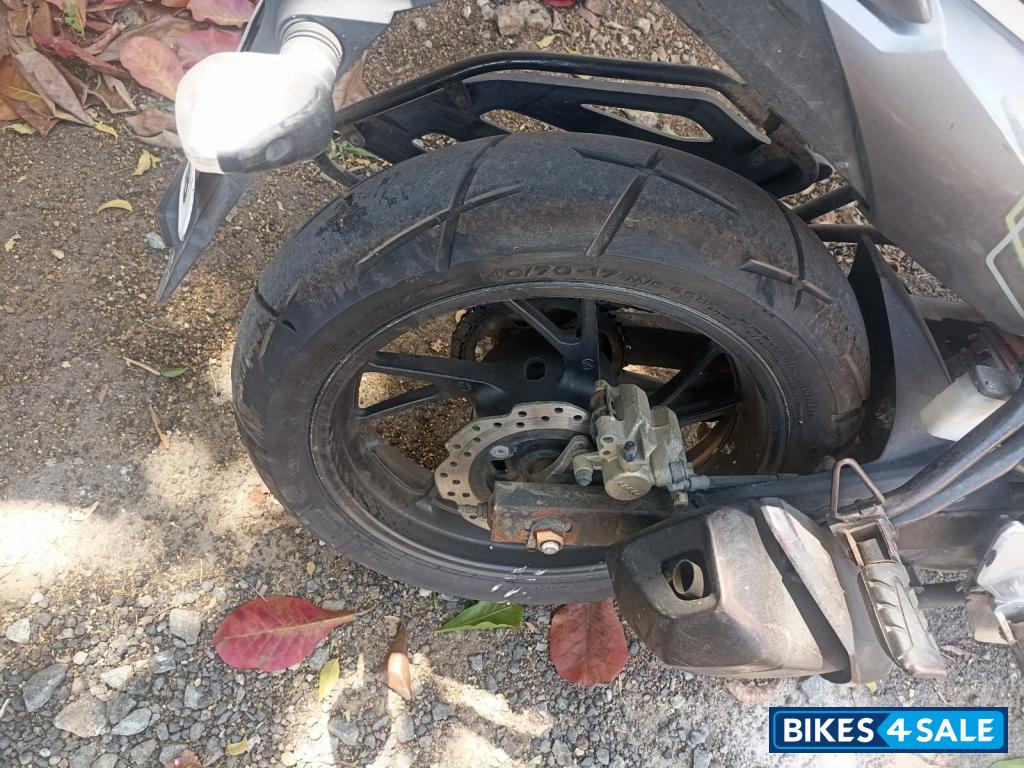 Red Honda CB Hornet 160R