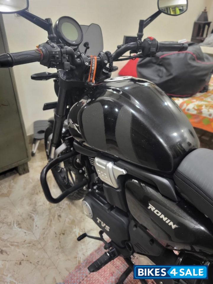 TVS Ronin SS