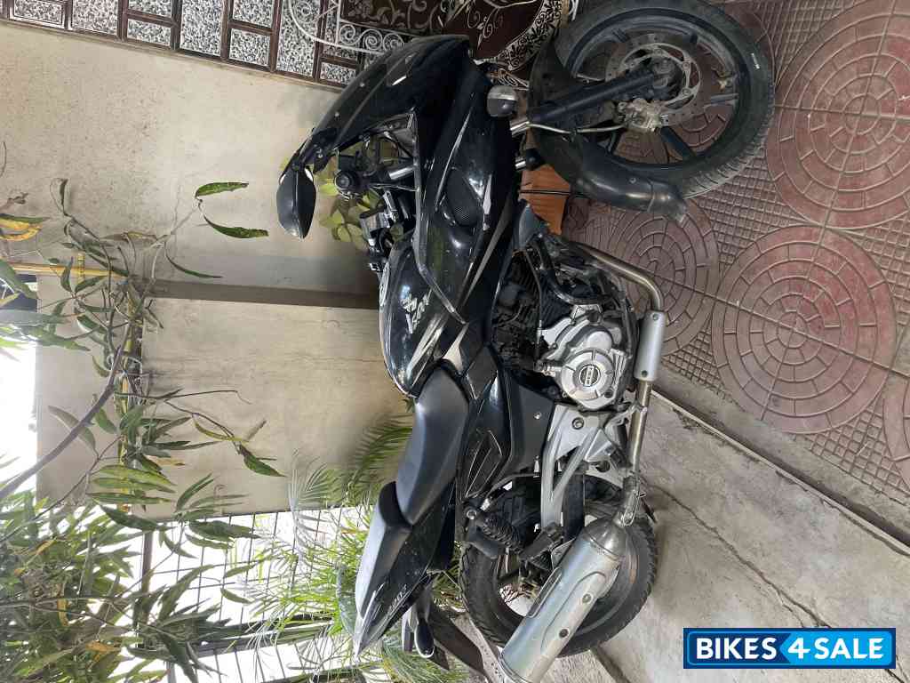 Bajaj Pulsar 220F