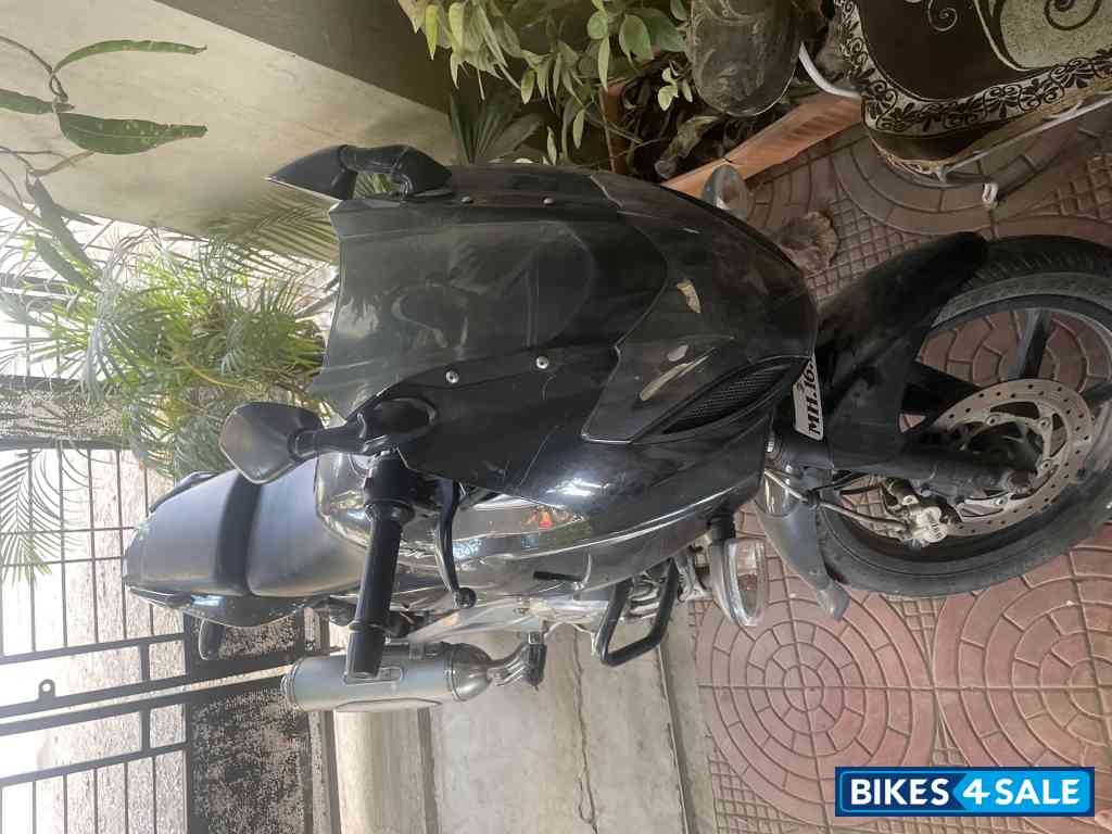 Bajaj Pulsar 220F
