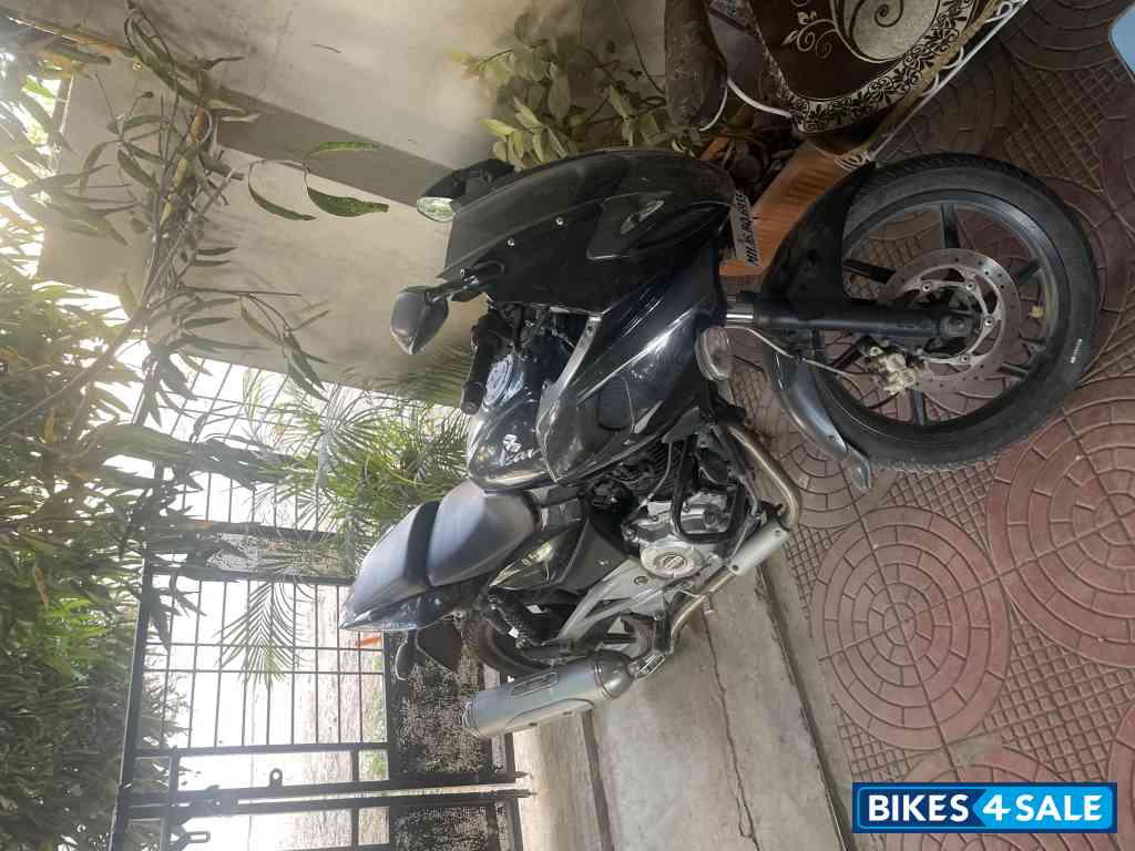 Bajaj Pulsar 220F