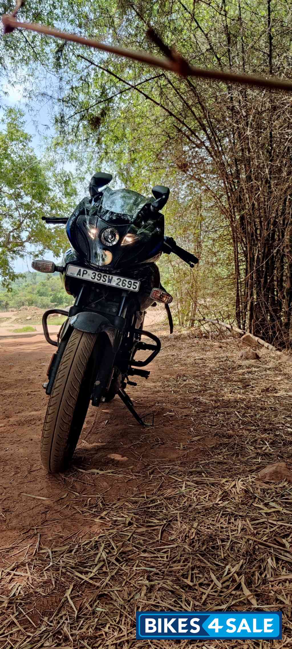 Bajaj Pulsar 220F BS6