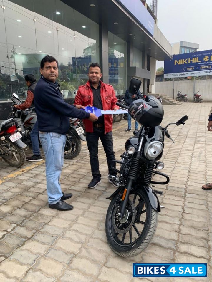 Black Bajaj Avenger Street 160