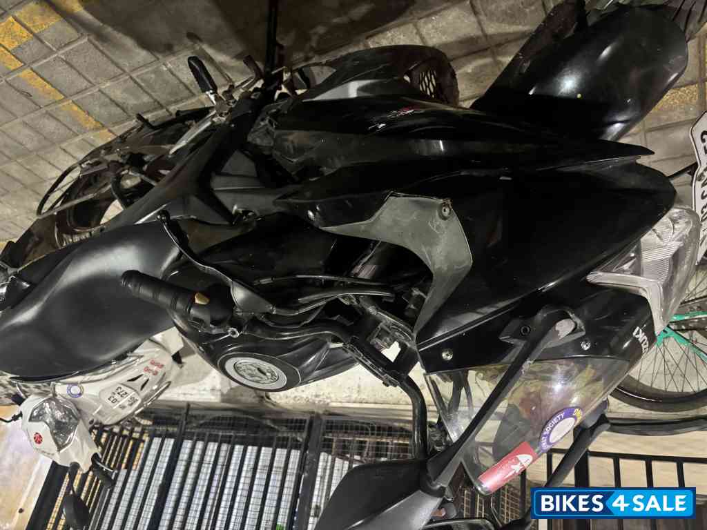 Black Suzuki Gixxer SF