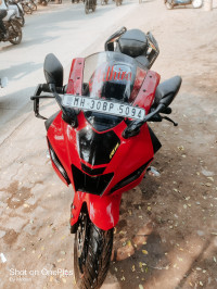 Red Yamaha R15 V4