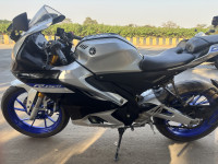 Silver Metallic Grey Yamaha R15M Icon Performance