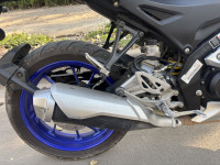 Silver Metallic Grey Yamaha R15M Icon Performance