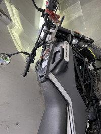 Husqvarna Svartpilen 250