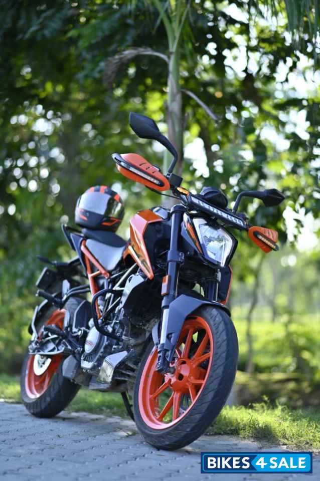 KTM Duke 200 ABS KTM Duke 200 ABS