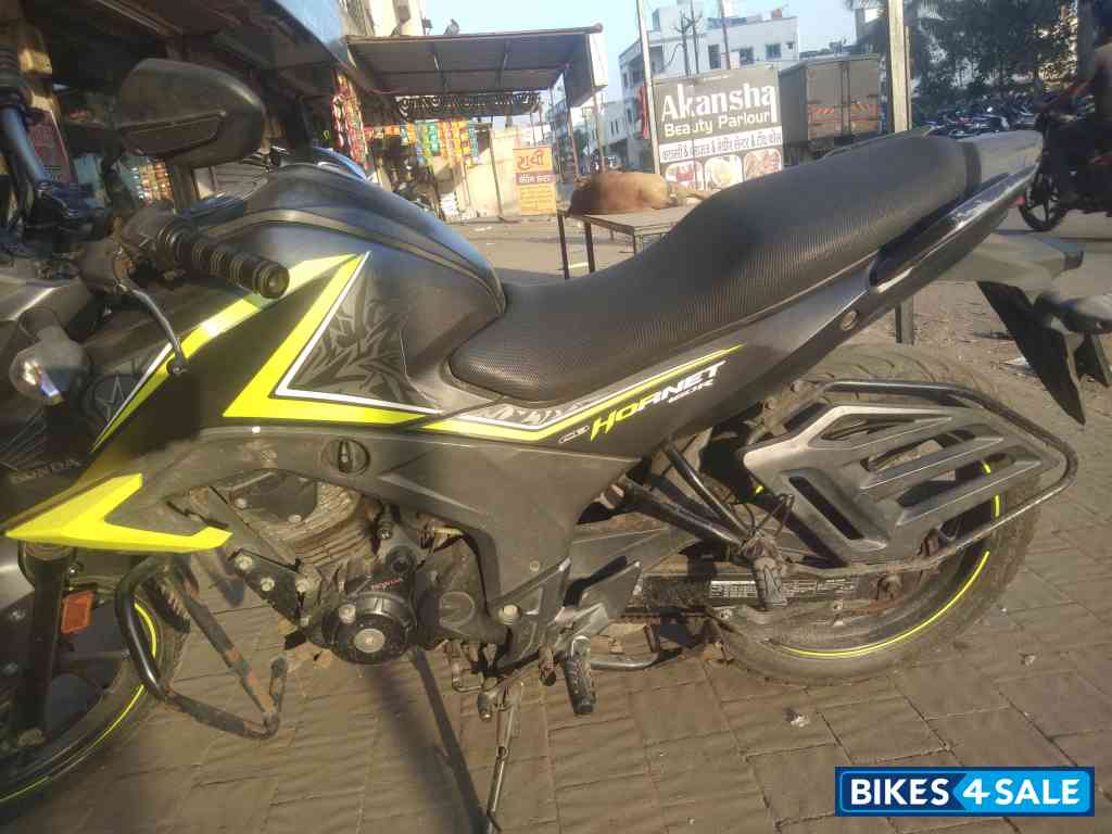 Honda CB Hornet 160R