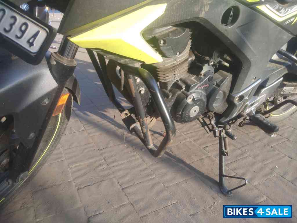 Honda CB Hornet 160R