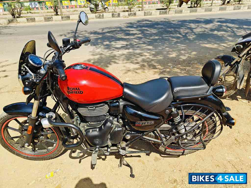 Red Royal Enfield Meteor 350 Fireball