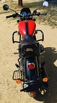 Red Royal Enfield Meteor 350 Fireball