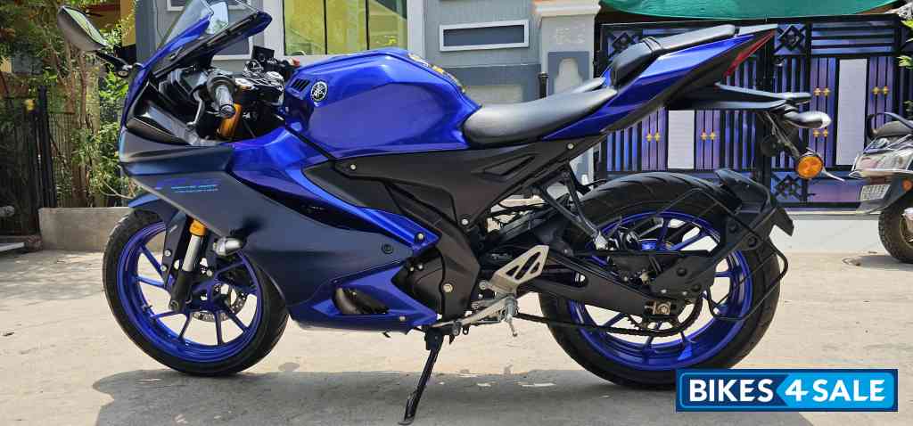 Yamaha R15 V4