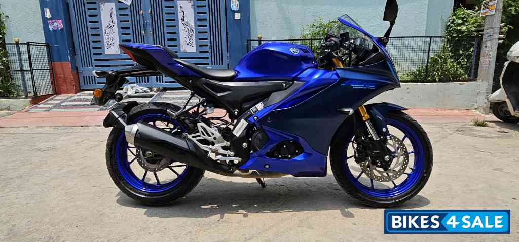 Yamaha R15 V4