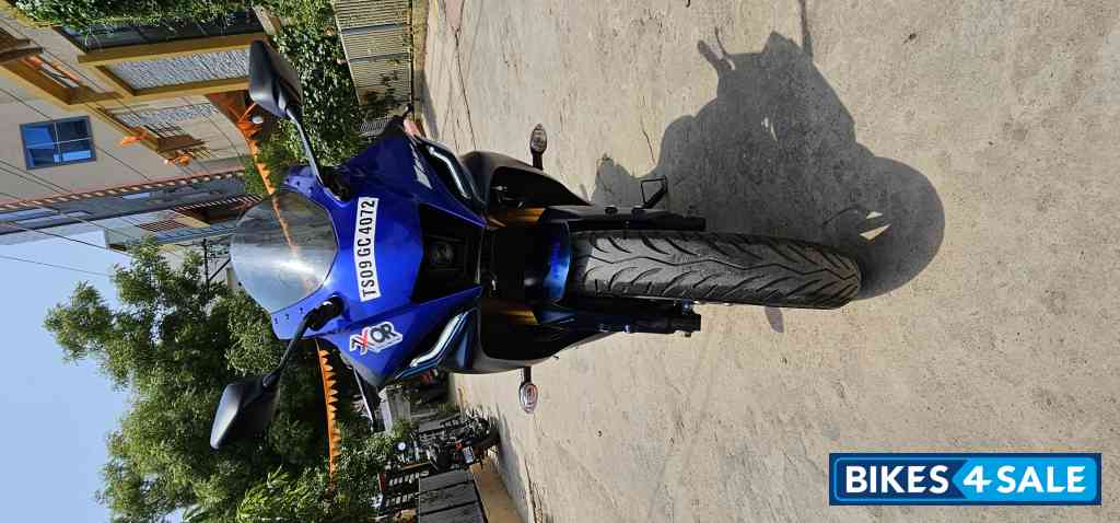 Yamaha R15 V4