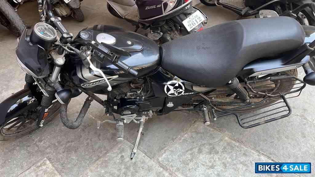 Bajaj Avenger Street 160 BS6