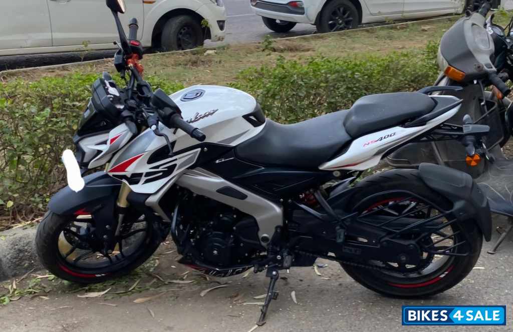 White Bajaj Pulsar NS400Z