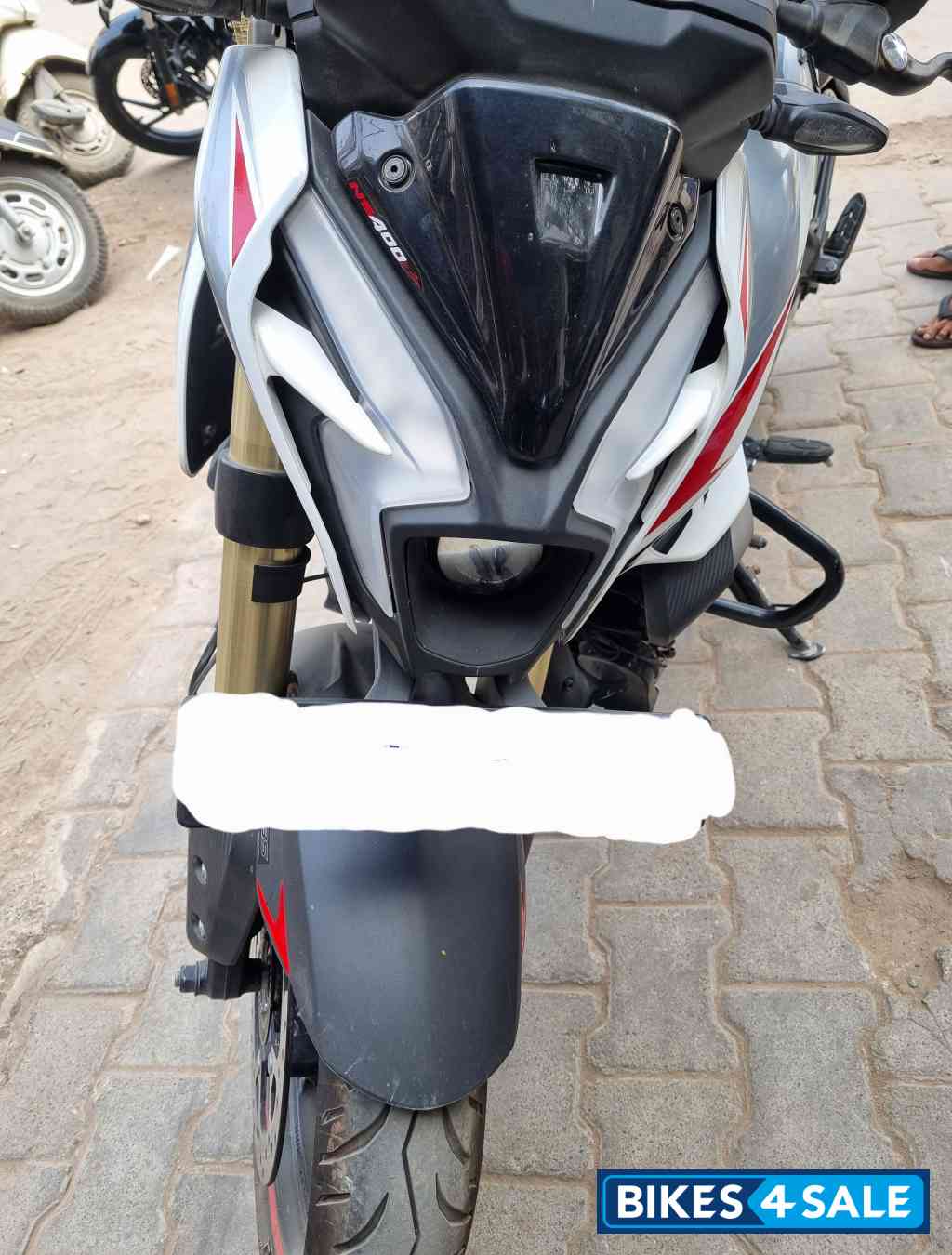 White Bajaj Pulsar NS400Z