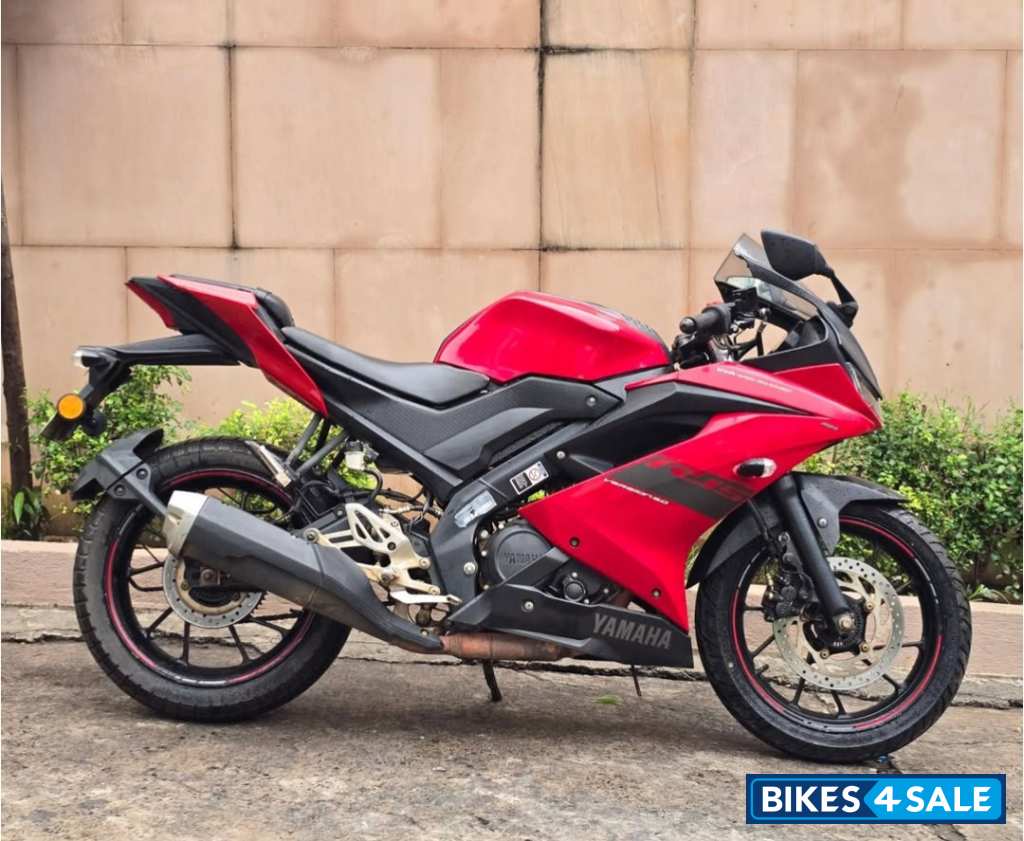 Matalic Red Yamaha YZF R15 V3