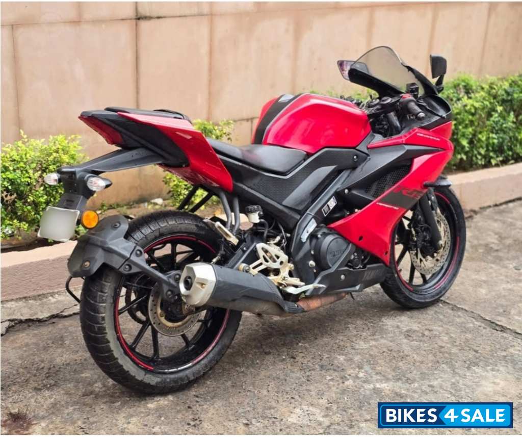 Matalic Red Yamaha YZF R15 V3