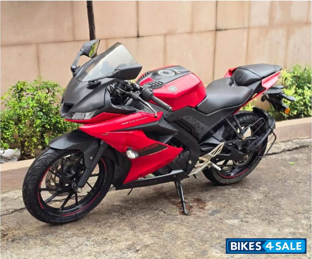 Matalic Red Yamaha YZF R15 V3