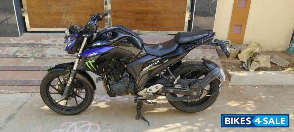 Yamaha FZS 25