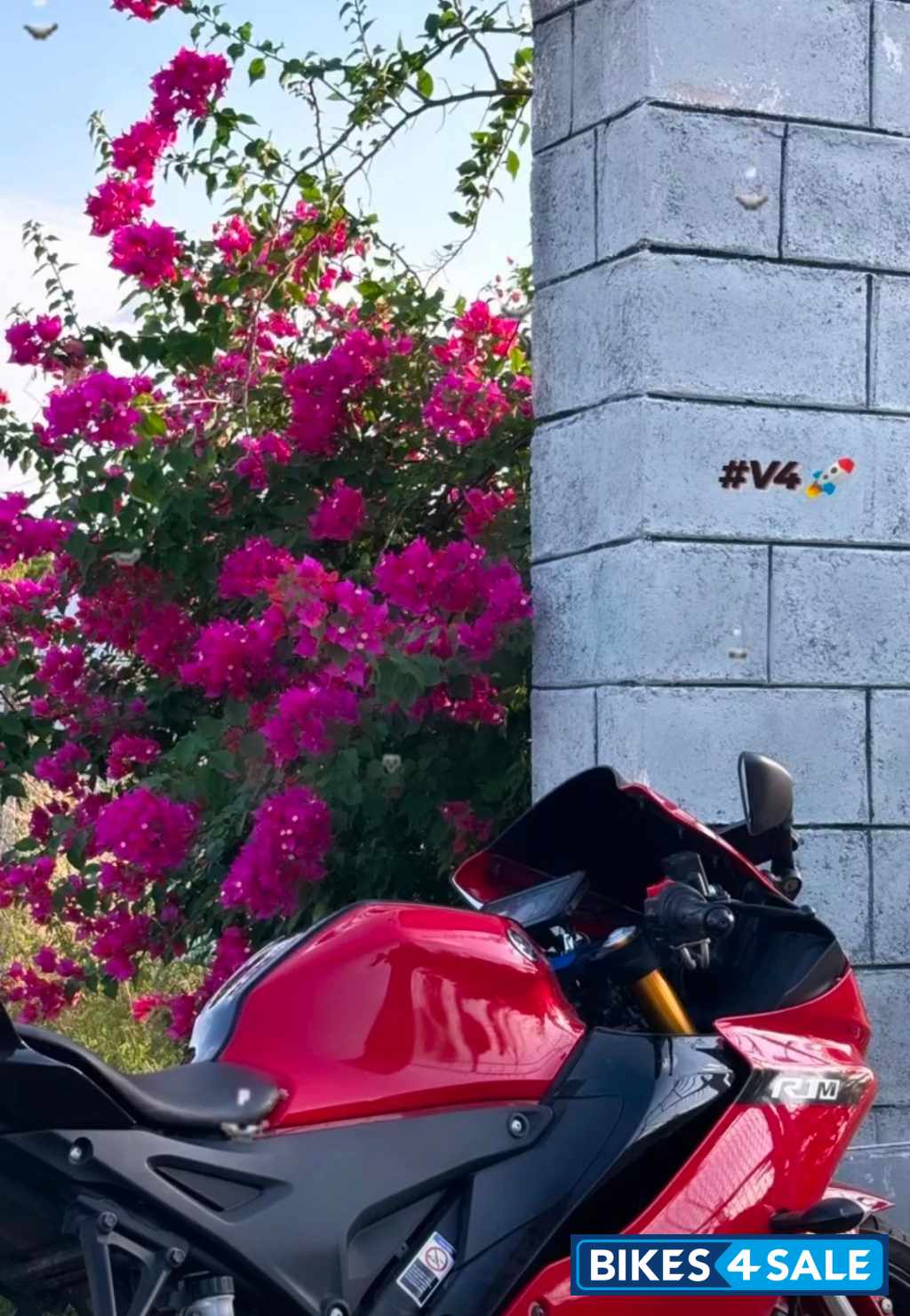 Red Yamaha R15 V4 Red Yamaha R15 V4