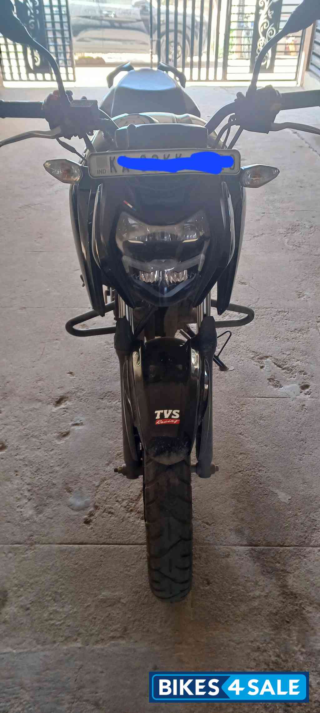 TVS Apache RTR 160 4V