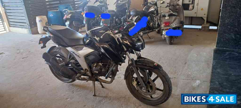 TVS Apache RTR 160 4V