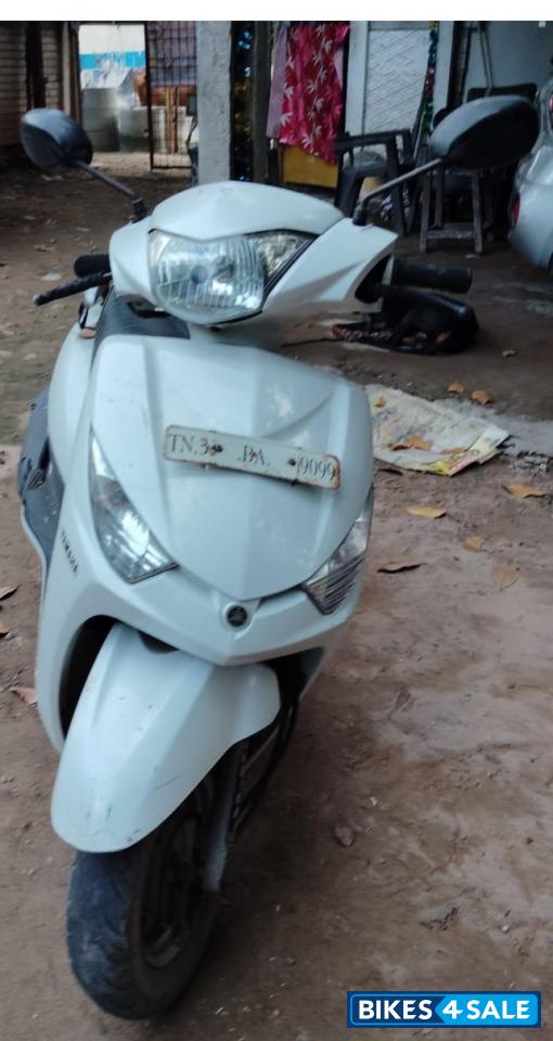 Milky White Yamaha Alpha