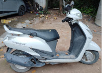 Milky White Yamaha Alpha