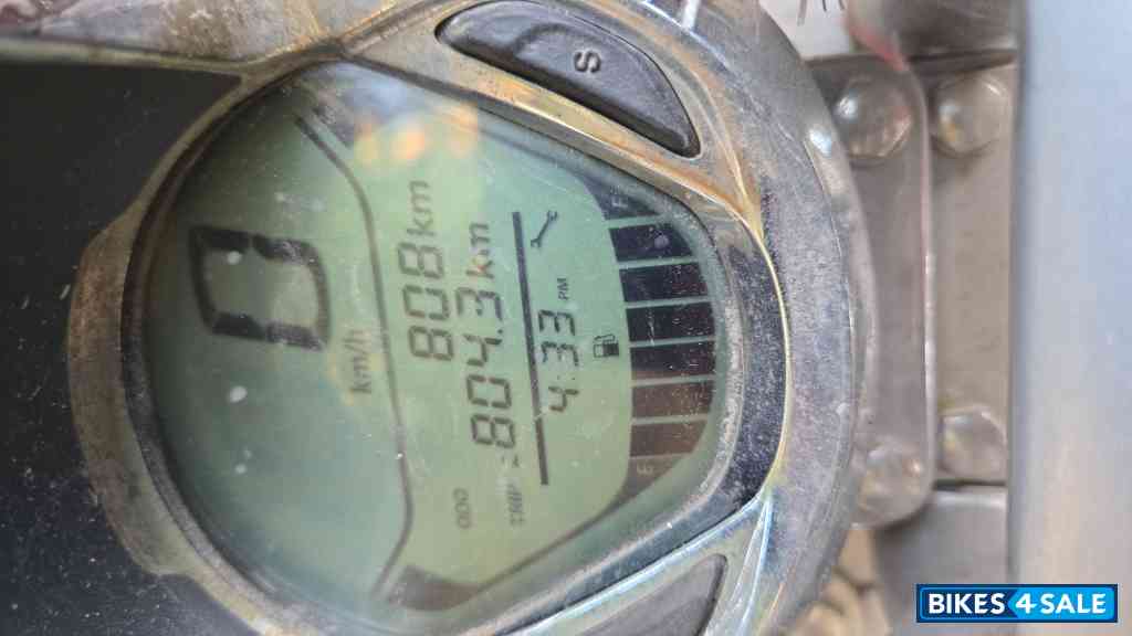 Black Bajaj Avenger Cruise 220 BS6