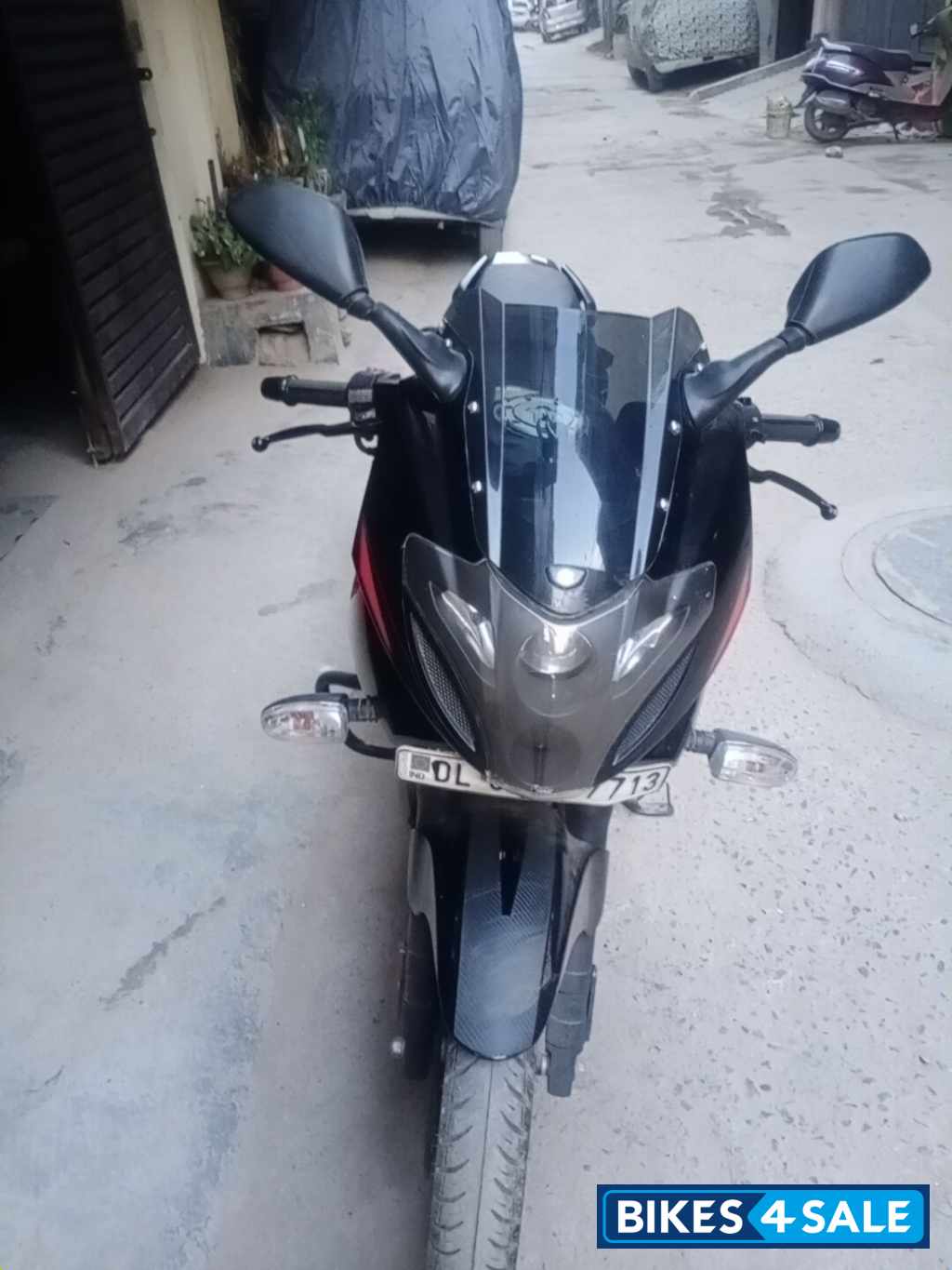 Bajaj Pulsar 220F