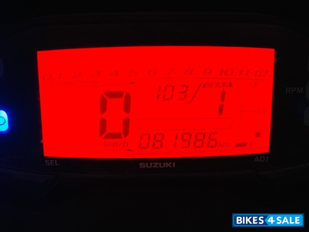 Black Suzuki Gixxer SF