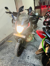 Black Suzuki Gixxer SF