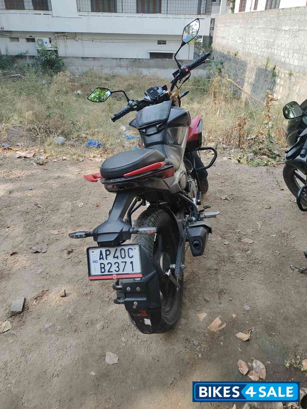 Red Hero Xtreme 125R