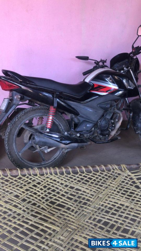 Black Honda Livo BS6