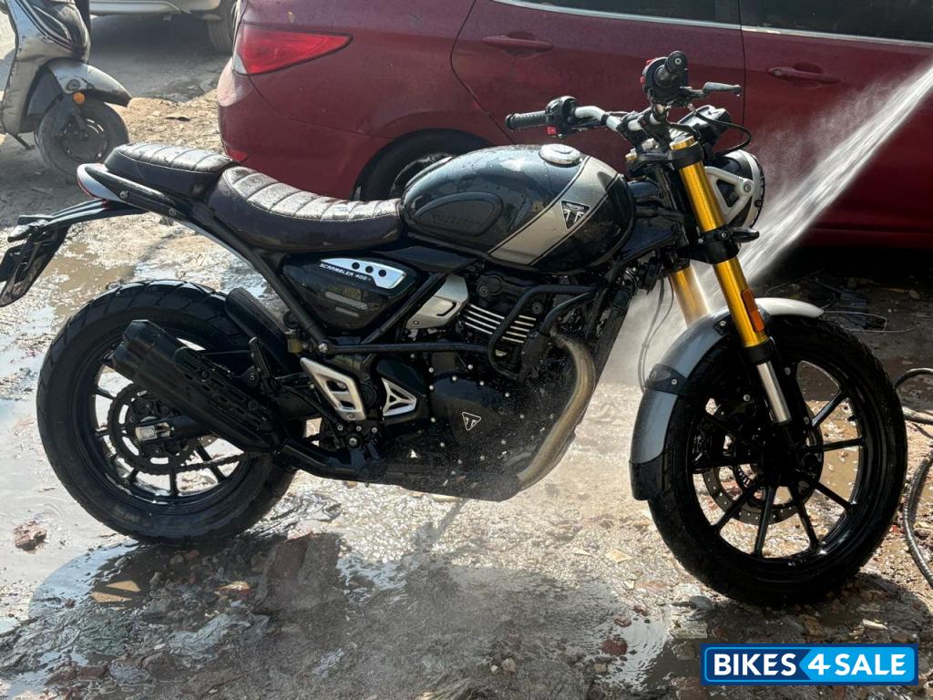 Black Triumph Scrambler 400 X Black Triumph Scrambler 400 X