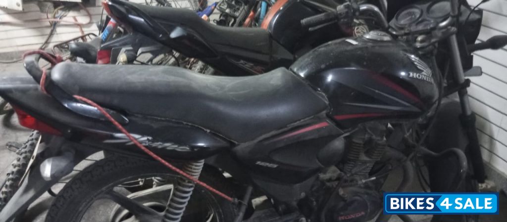 Black Honda Shine 125 Black Honda Shine 125