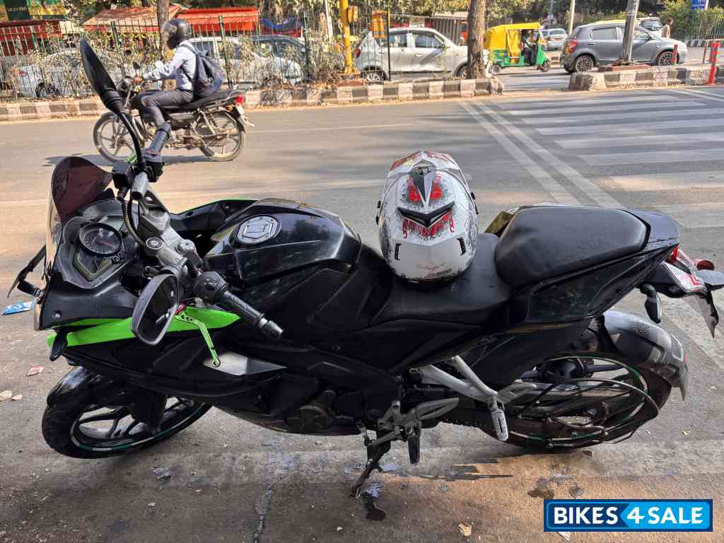 Bajaj Pulsar RS 200