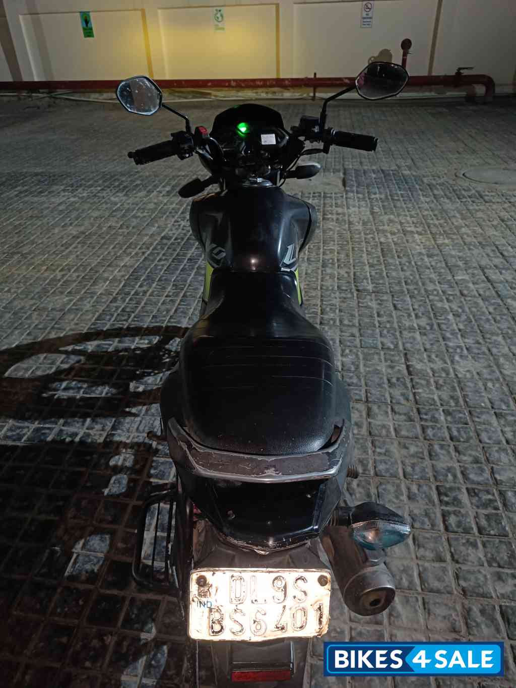 Gray Honda Livo Disc