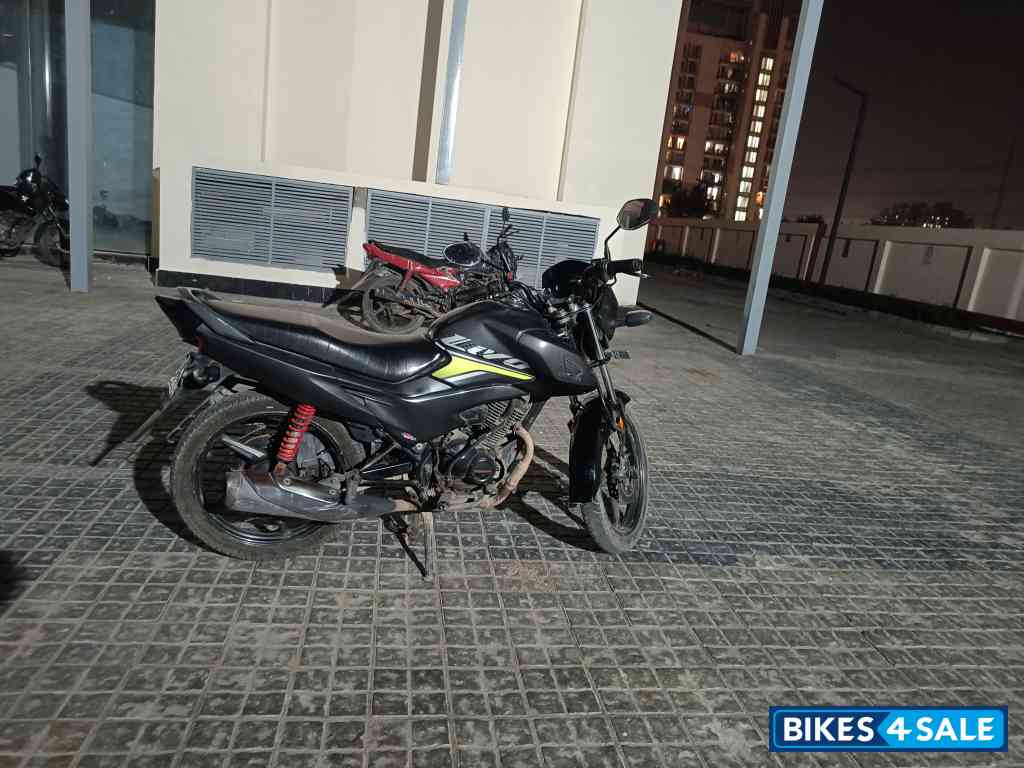 Gray Honda Livo Disc