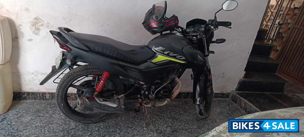 Gray Honda Livo Disc